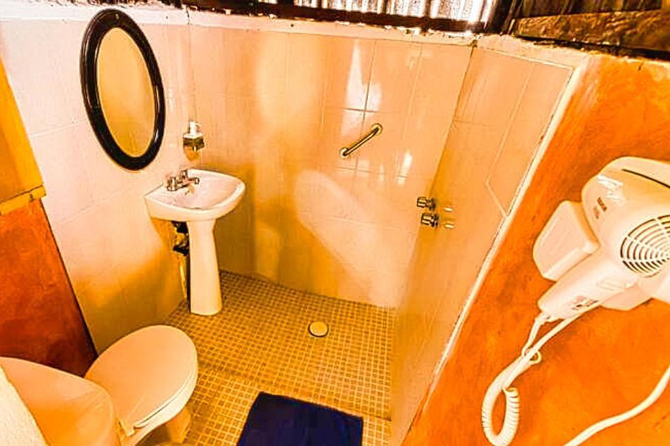 Beachfront Casa Maya Lodge Ел Куйо Екстериор снимка