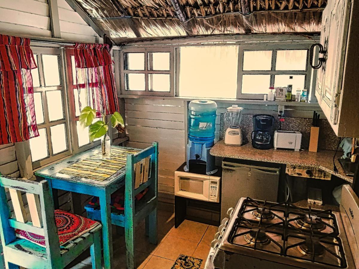 Beachfront Casa Maya Lodge Ел Куйо Екстериор снимка