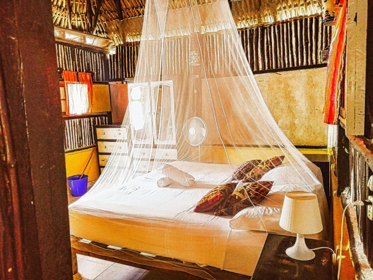 Beachfront Casa Maya Lodge Ел Куйо Екстериор снимка